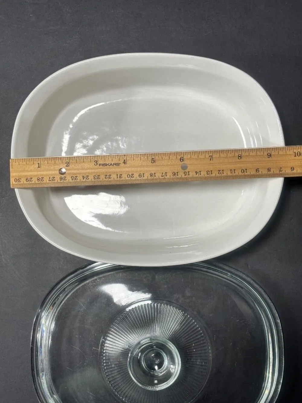 CorningWare French White 1 1/2 Qt Oval Casserole Dish With A Pyrex Glass Lid